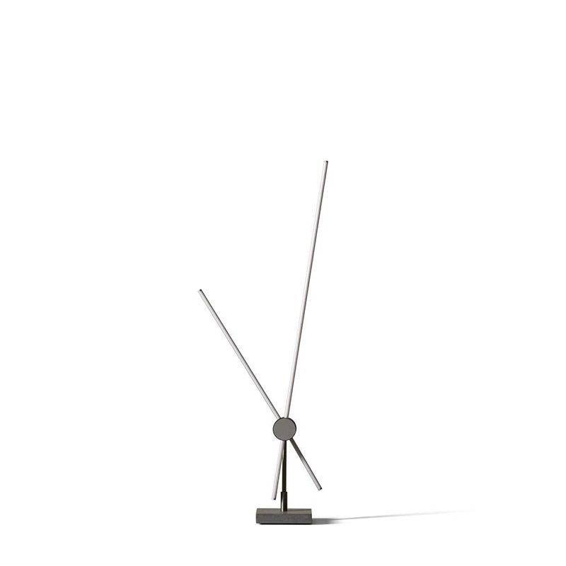Cassina EITIE Tischleuchte, Gelenk schwarz/silber