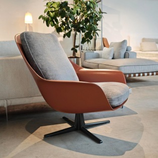 Flexform SVEVA Drehsessel, Fuß 4-strahlig / Kernleder bulgarenrot/ Evian