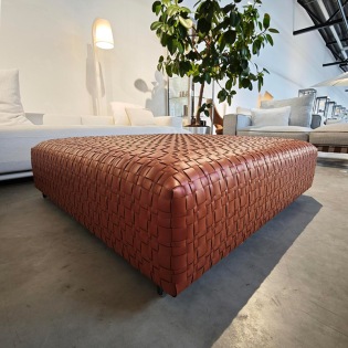 Flexform BANGKOK 120x120 cm, Kernledergeflecht Bulgarenrot/ brüniert
