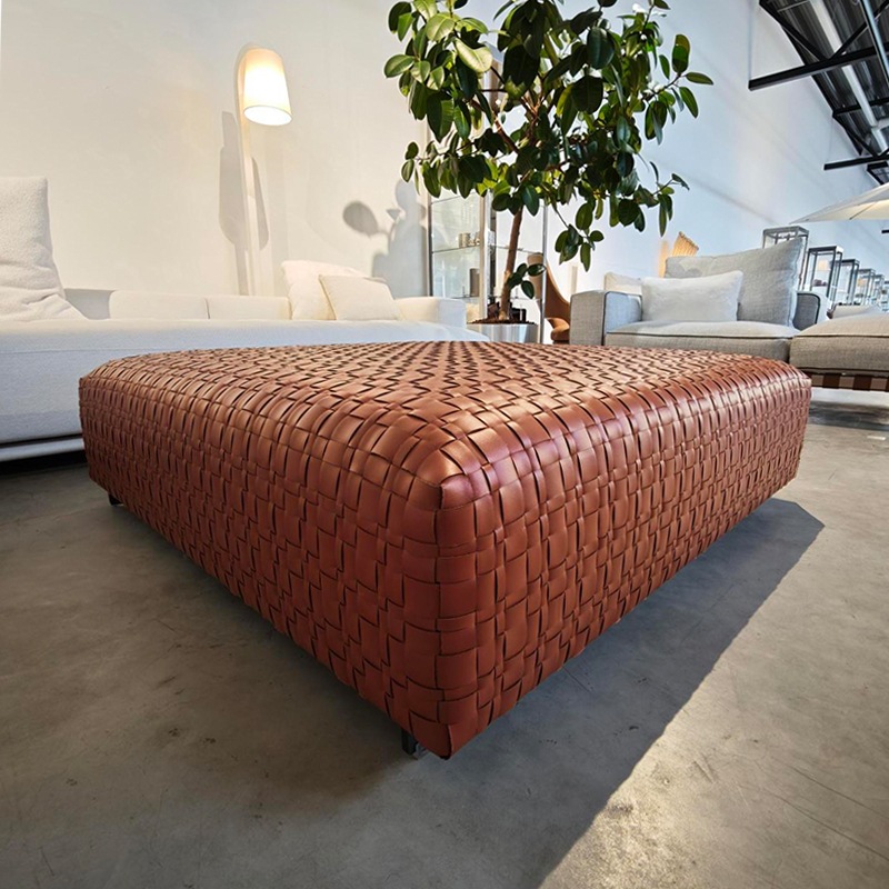 Flexform BANGKOK 120x120 cm, Kernledergeflecht Bulgarenrot/ brüniert
