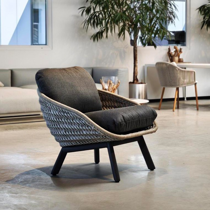 Manutti SANDUA Loungesessel, Lava/Pepper/Graphite