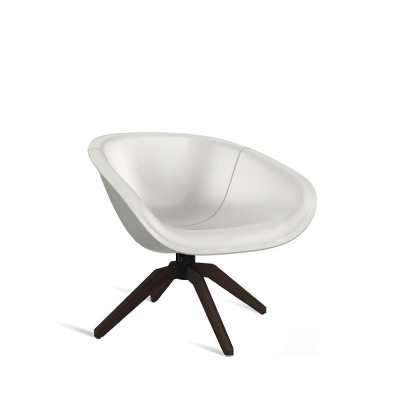 B&B Italia MART Drehsessel mit Holzgestell, Kernleder